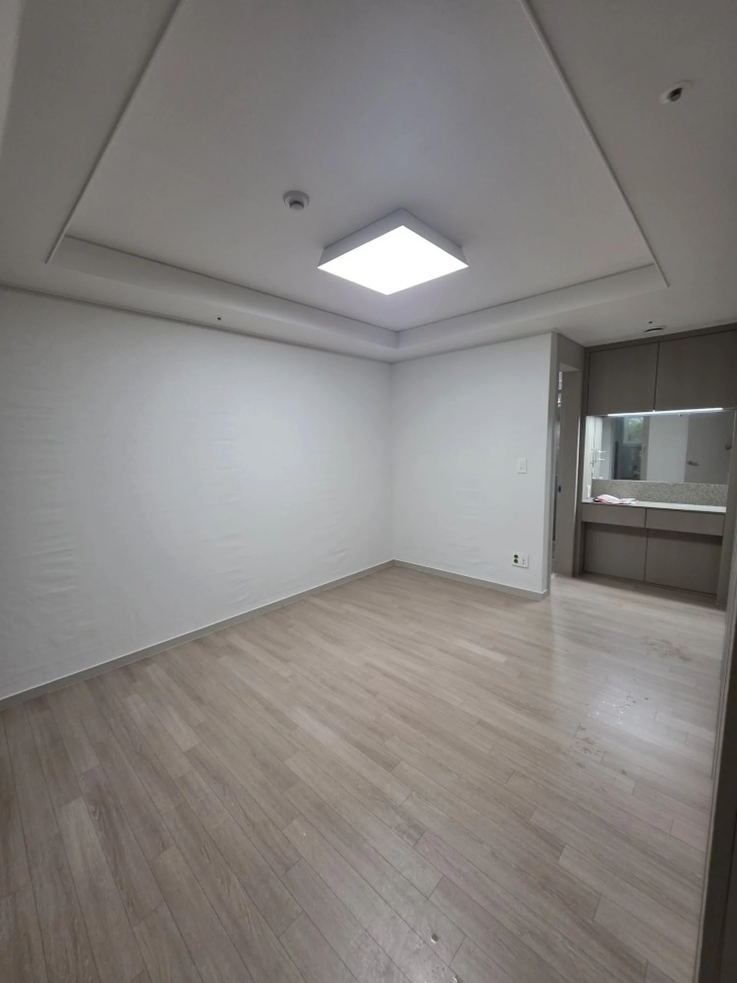부천 역곡동 28평아파트 벽면 실크도배 시공 시공 사진