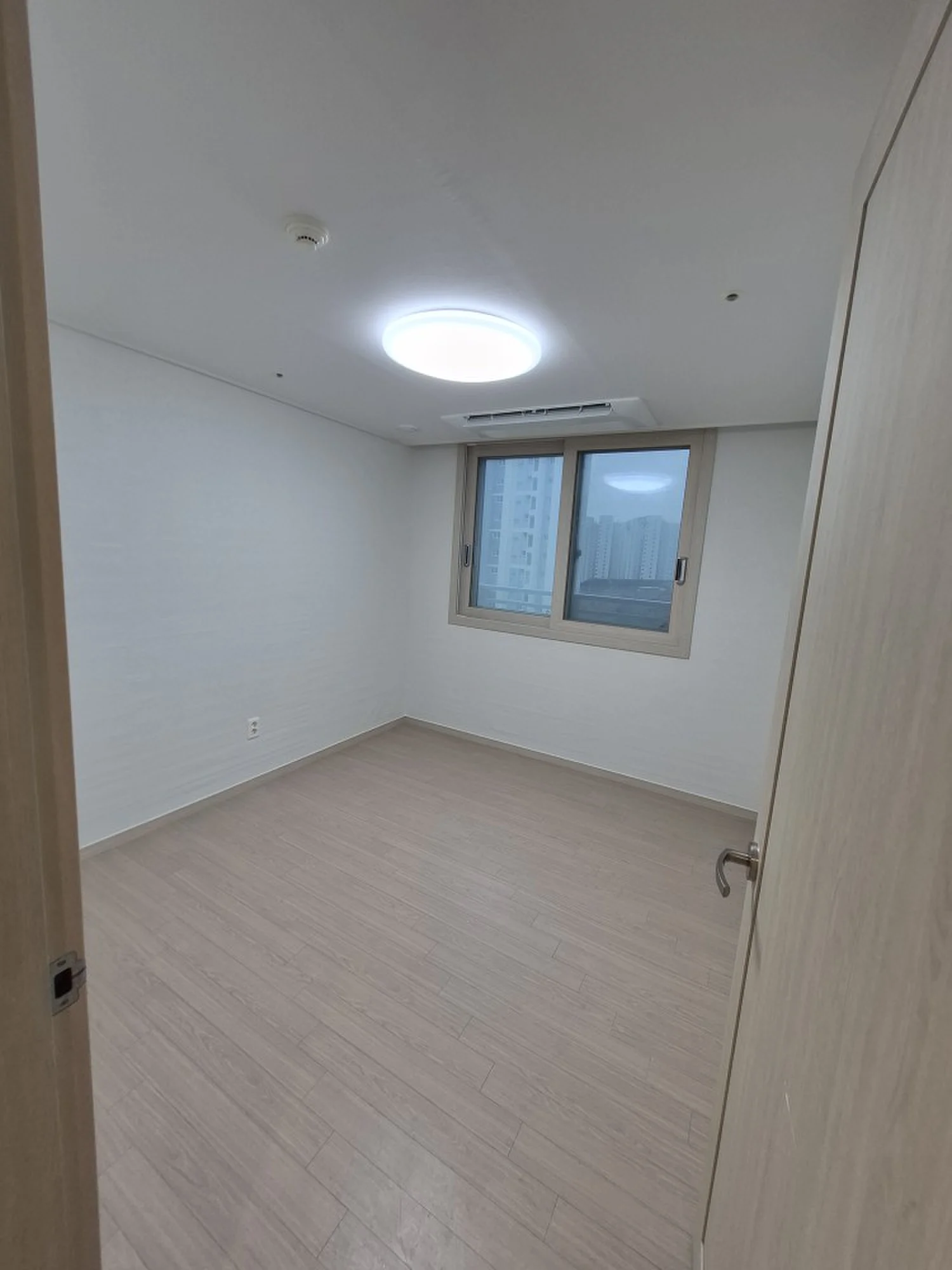 일산 덕양구 29평아파트 필름시공 실크도배 시공 사진